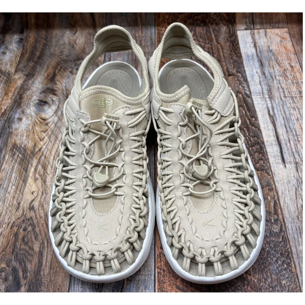 KEEN Uneek Astoria Womens 9 Beige Safari Birch Bungee Cord Sandals 1027293